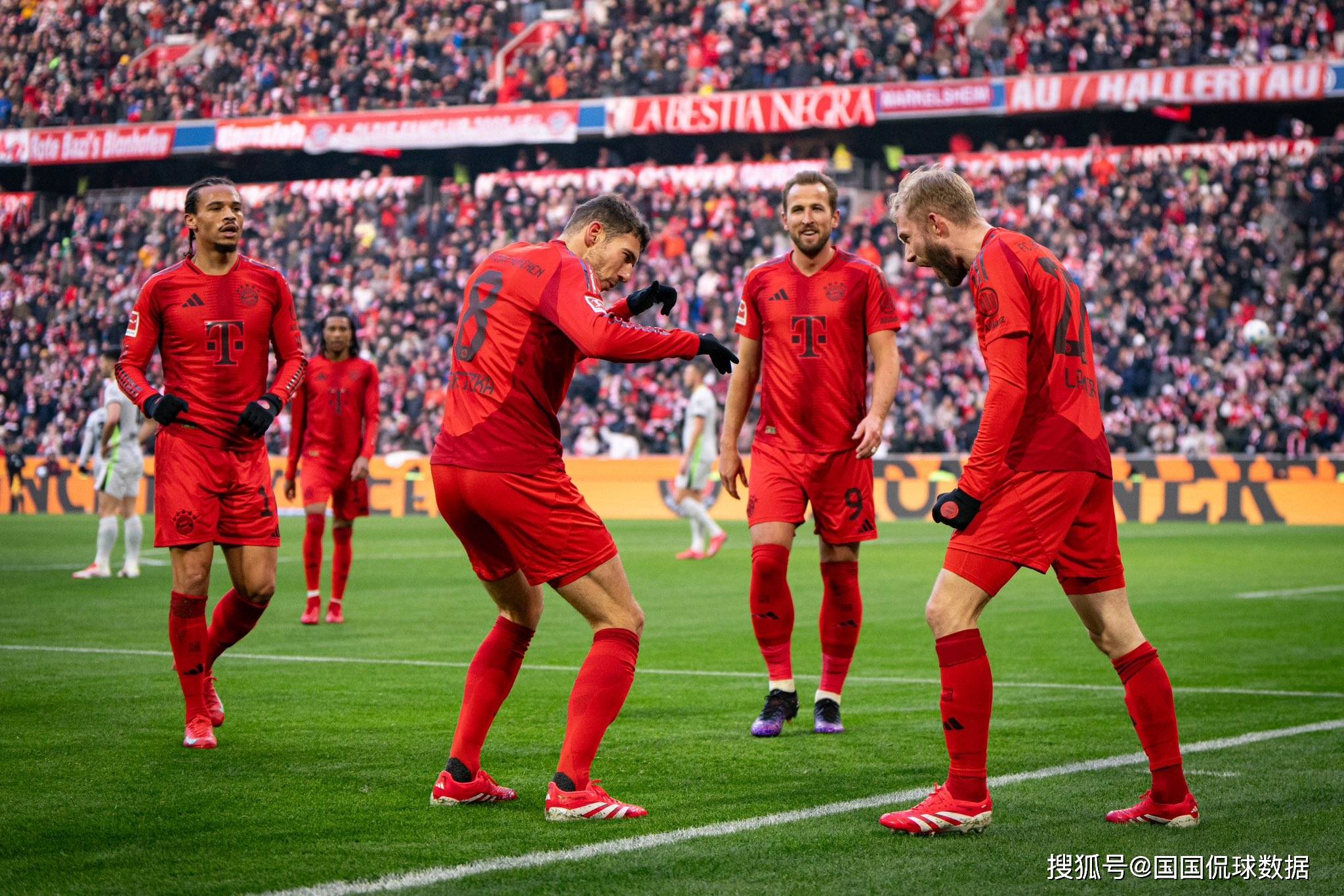 包含拜仁慕尼黑大获全胜，欧冠半决赛前景堪忧的词条