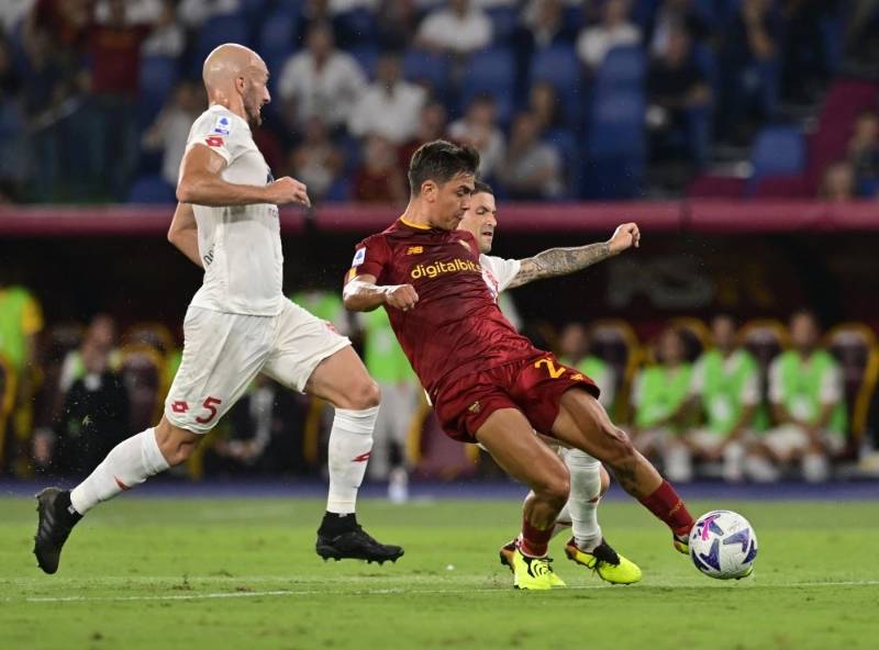罗马客场惨败，失去领先优势，争夺欧冠名额岌岌可危