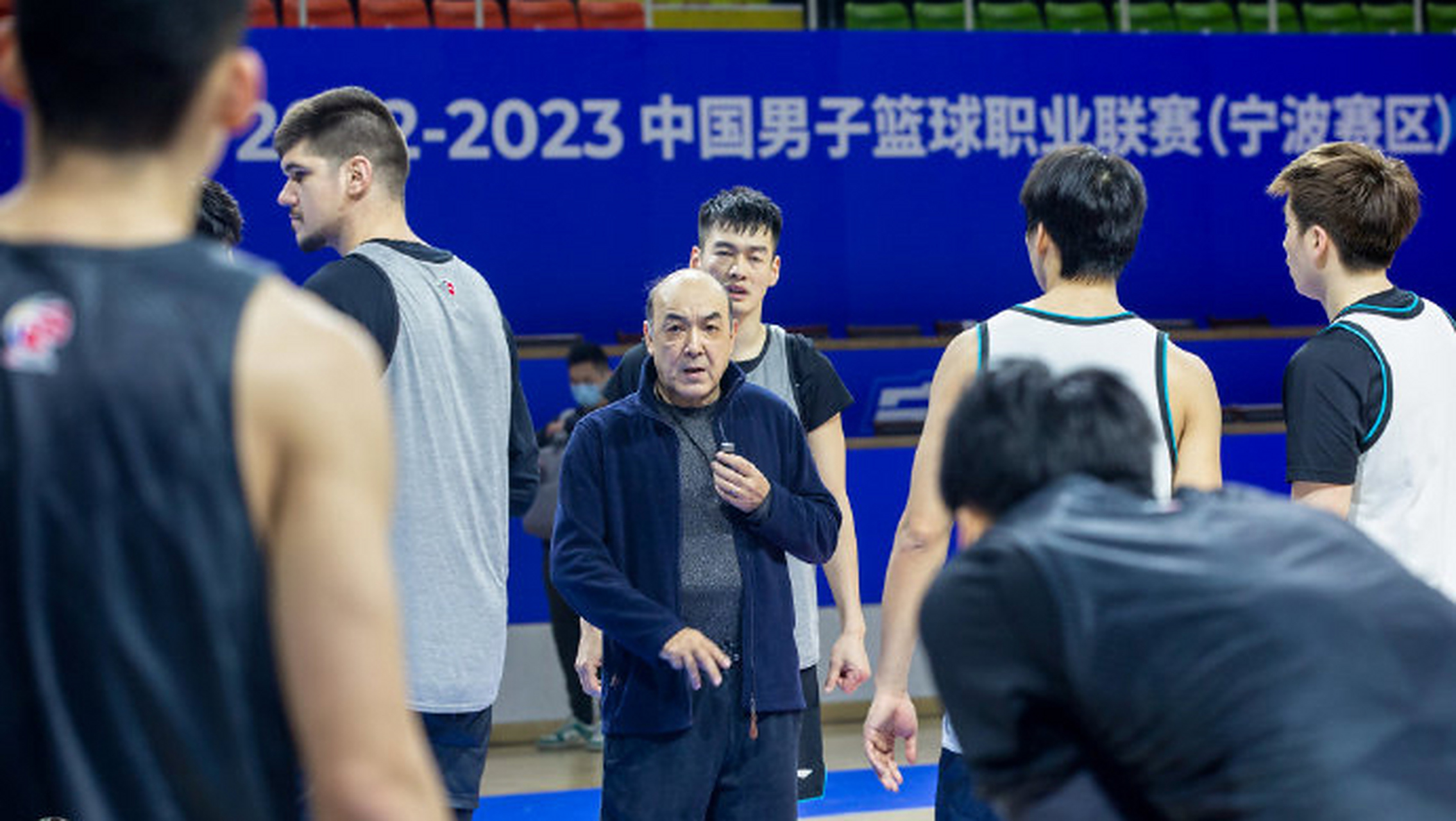 包含非洲篮球明星备战篮球赛,期待闪光表现的词条 包含非洲篮球明星备战篮球赛,期待闪光表现的词条