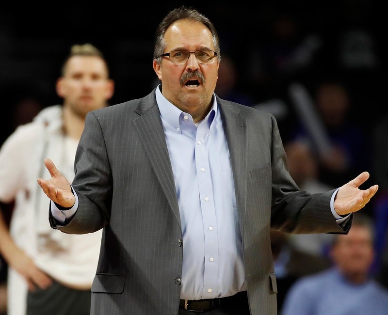 公牛前锋因家庭原因离队,球队季后赛前景堪忧 公牛前锋因家庭原因离队,球队季后赛前景堪忧