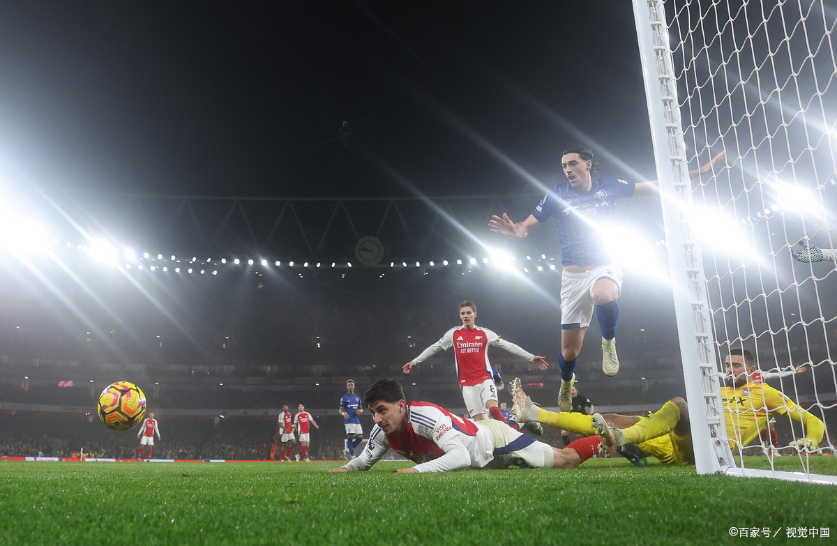 熊猫直播APP-热血足球比赛场面惊心动魄，精彩胜过电影