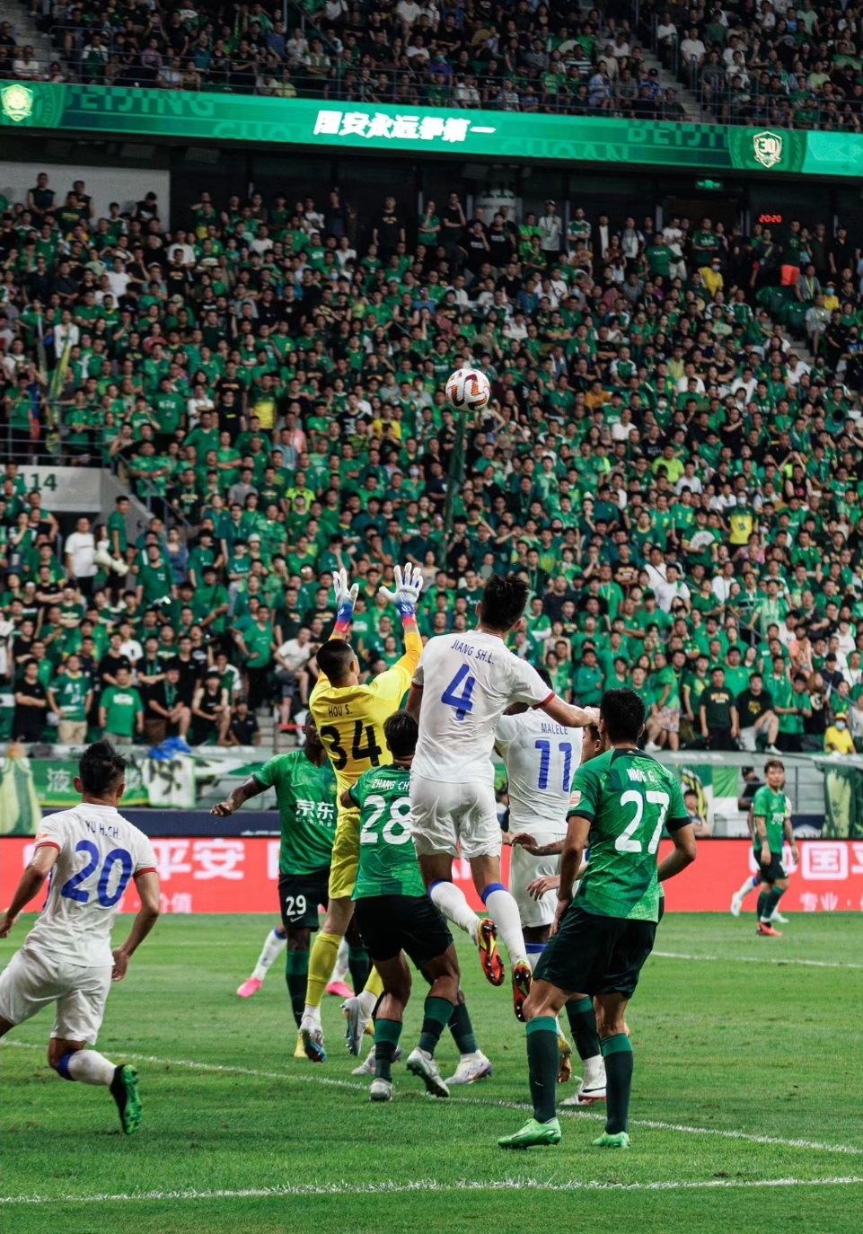 比赛战术部署，球队备战准备充分