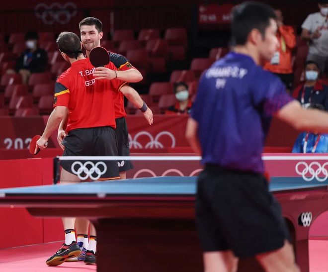 熊猫直播-英格兰队轻取韩国队，奥恰洛夫带队取胜