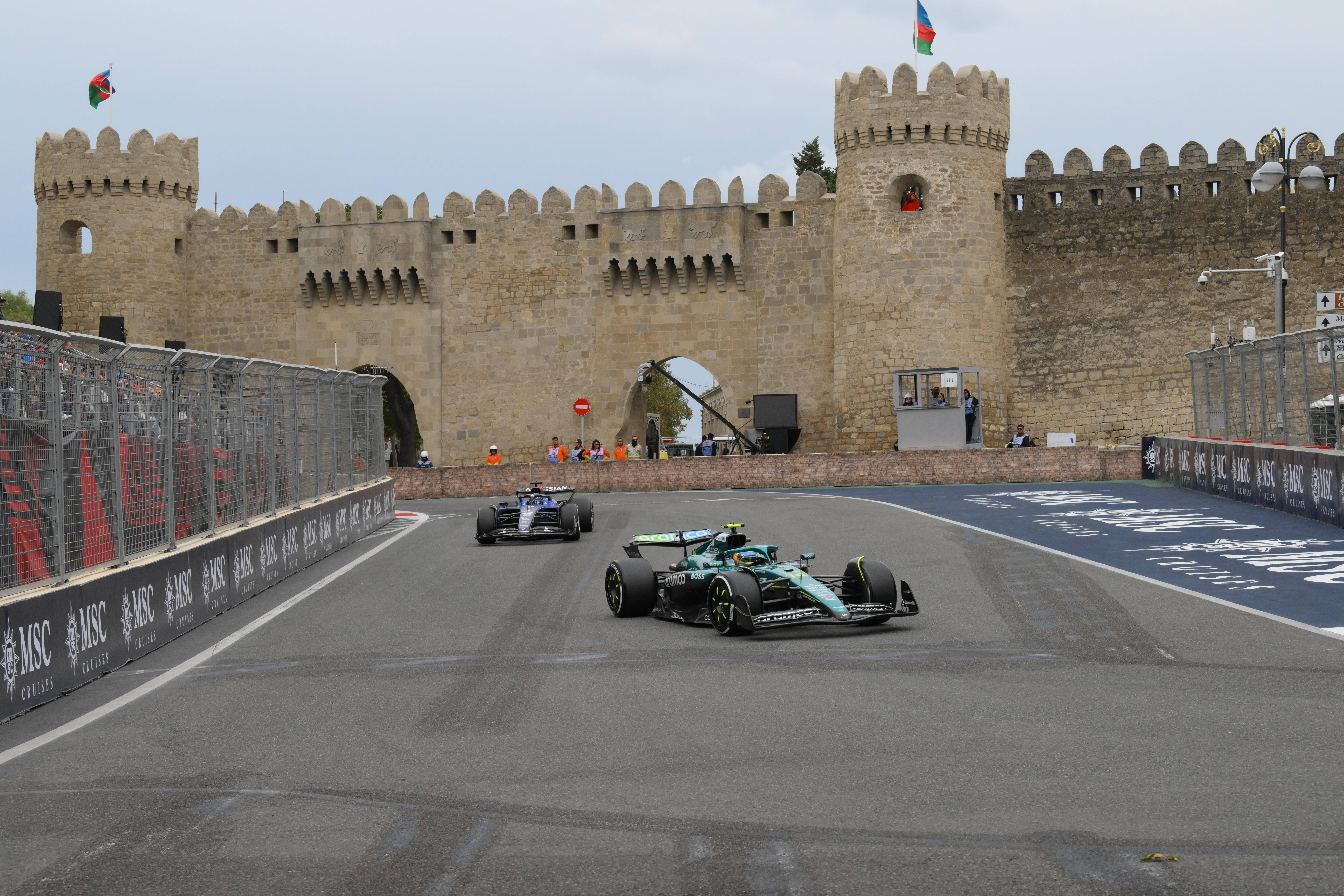 熊猫直播APP-关于阿斯顿马丁逆转红牛车队，阿隆索统治全场的信息