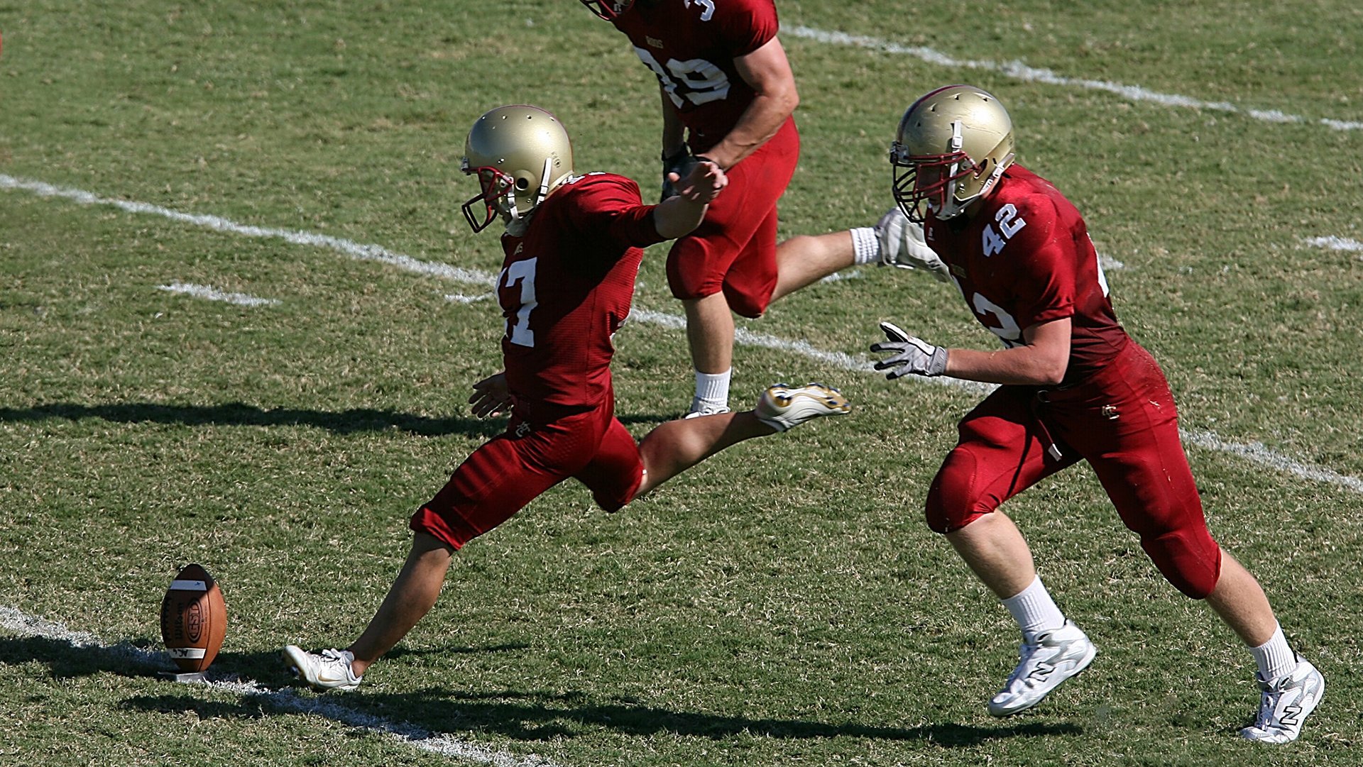 熊猫体育-双城记，奇兵踏城与日轮当空—当深圳铁幕遇上凤凰涅槃